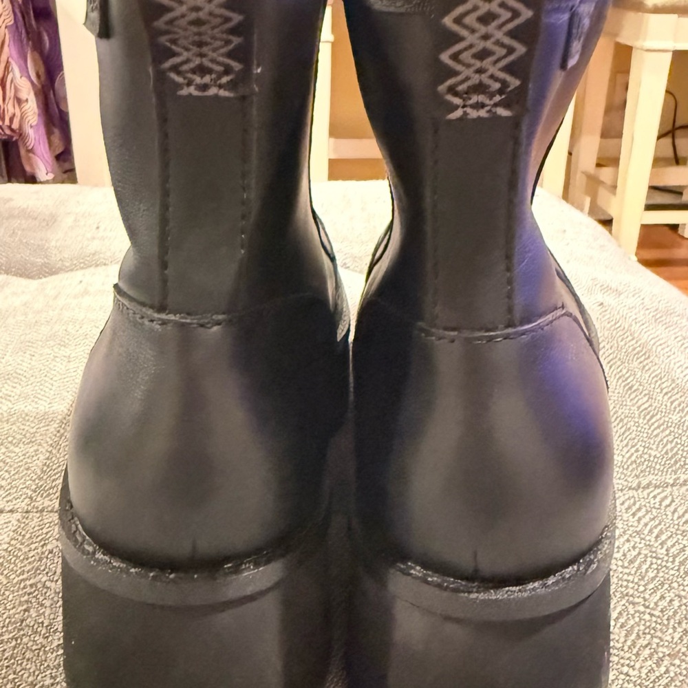 UGG Women's Black Platform Boots - Picture 13 of 16